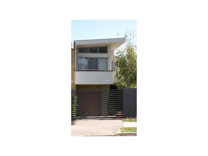 2/22 Billington Street, Labrador QLD 4215