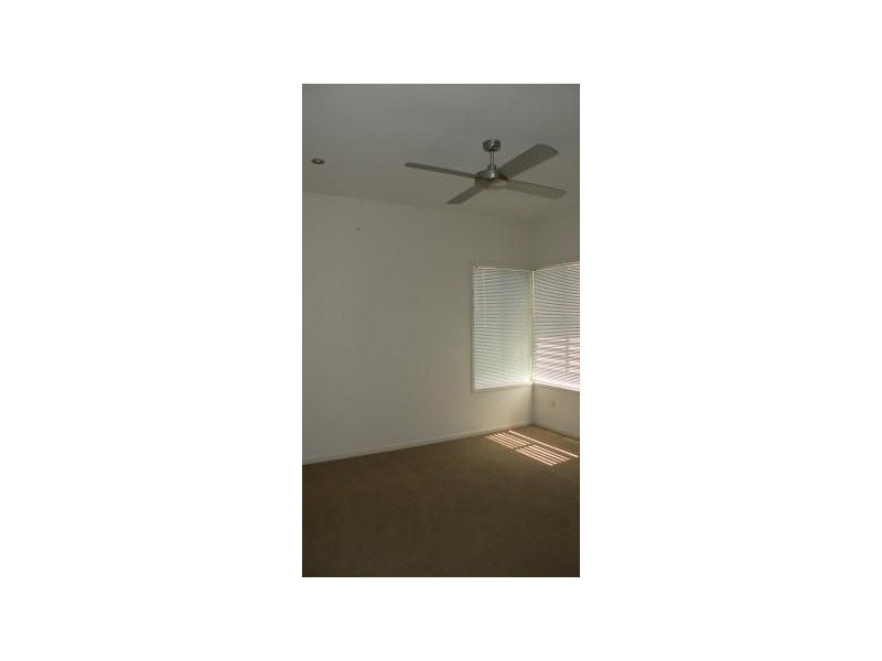 2/22 Billington Street, Labrador QLD 4215