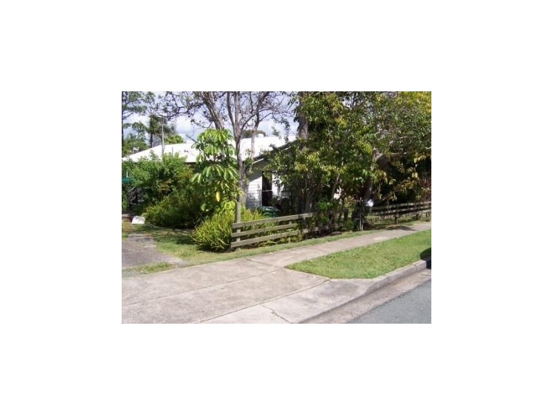 2/82 Eugaree St, Southport QLD 4215