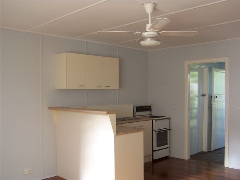 2/82 Eugaree St, Southport QLD 4215