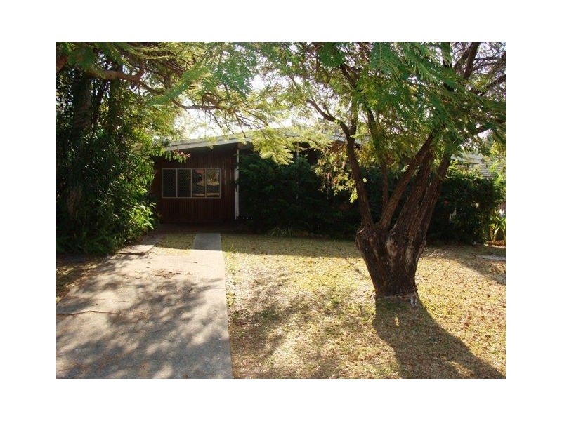11 Larwon Terrace, Southport QLD 4215
