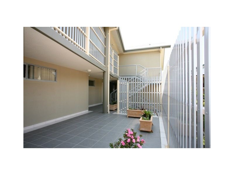 10/148 High Street, Southport QLD 4215