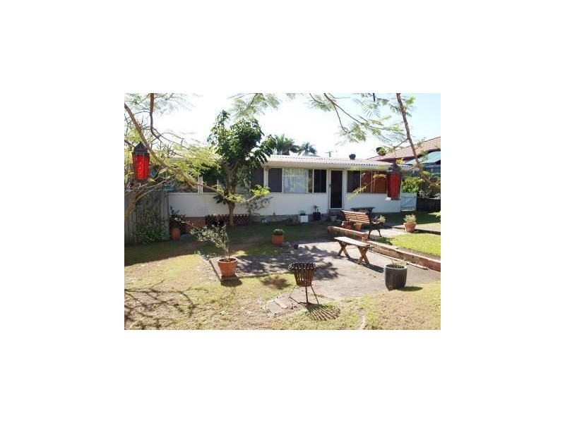 23 Ewan Street, Southport QLD 4215