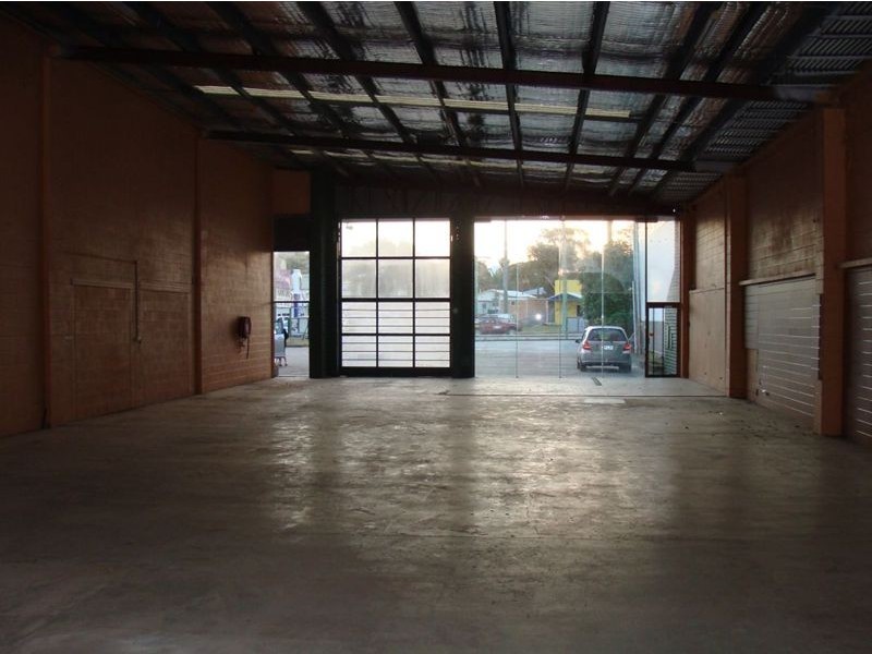 42 Ferry Rd, Southport QLD 4215