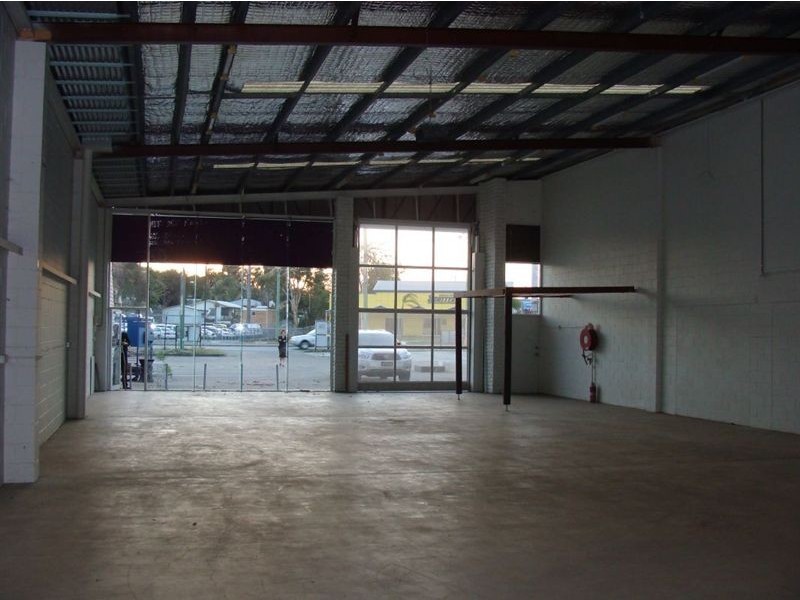 42 Ferry Rd, Southport QLD 4215