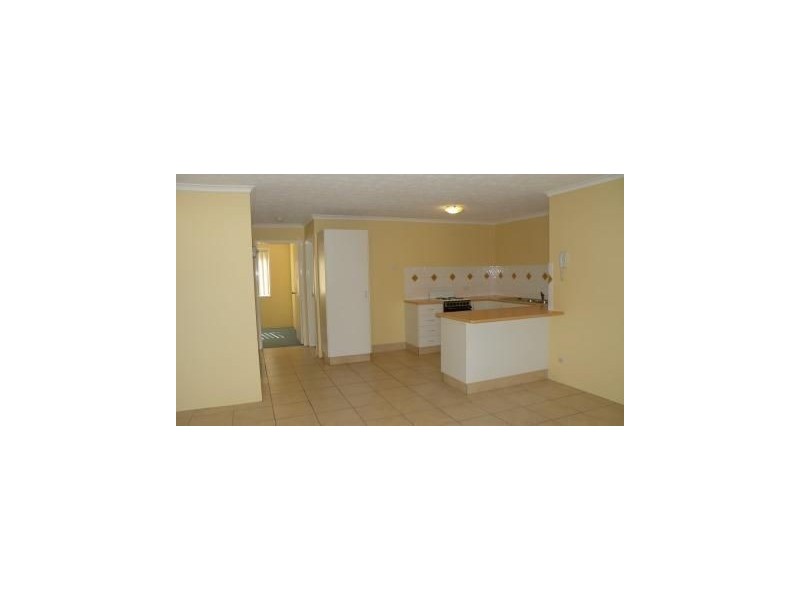 4/9 Bradford Street, Labrador QLD 4215