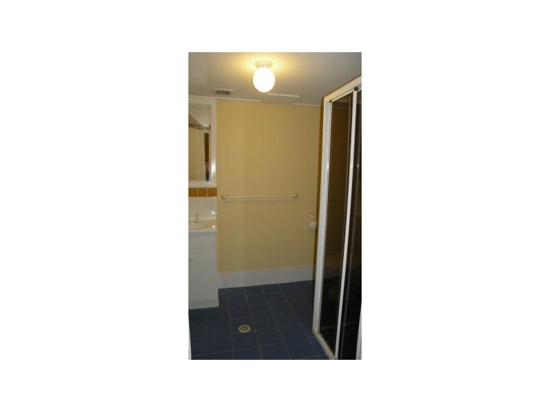 4/9 Bradford Street, Labrador QLD 4215