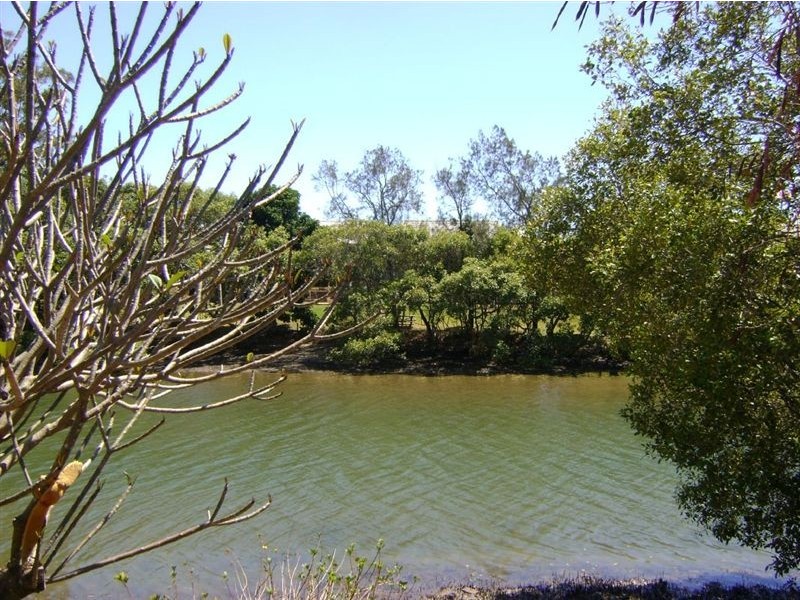 1/5 Royal Palm Ct, Southport QLD 4215