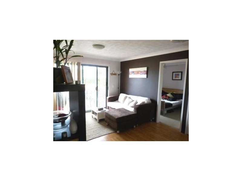 2/12 Gillian Lane, Southport QLD 4215