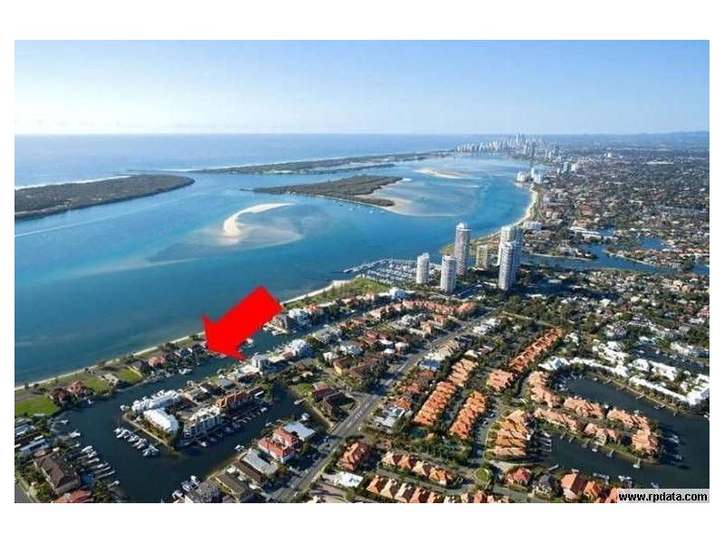 6 Anglers Esp, Runaway Bay QLD 4216