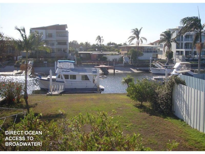 6 Anglers Esp, Runaway Bay QLD 4216