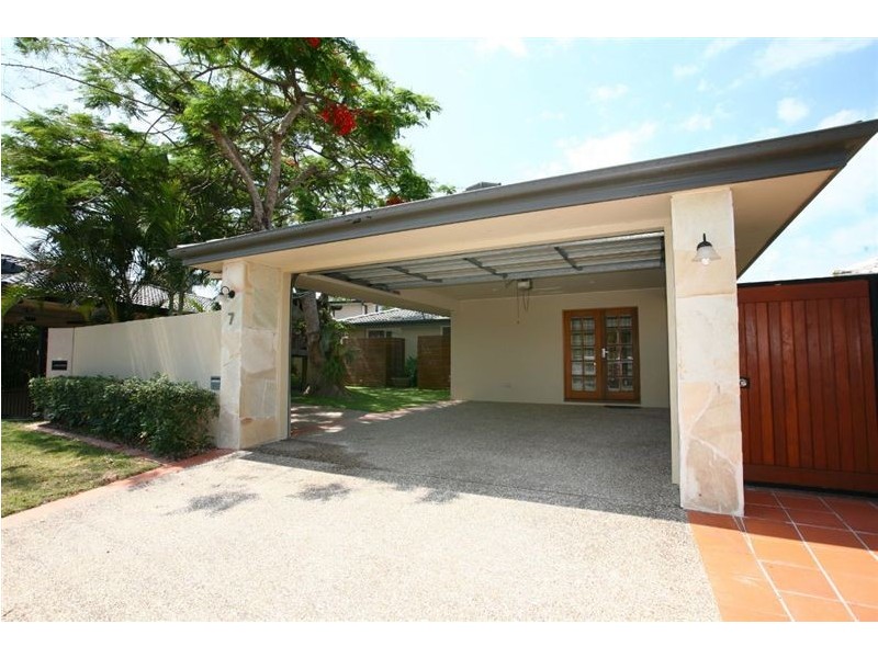 7 Capistrano Ct, Southport QLD 4215