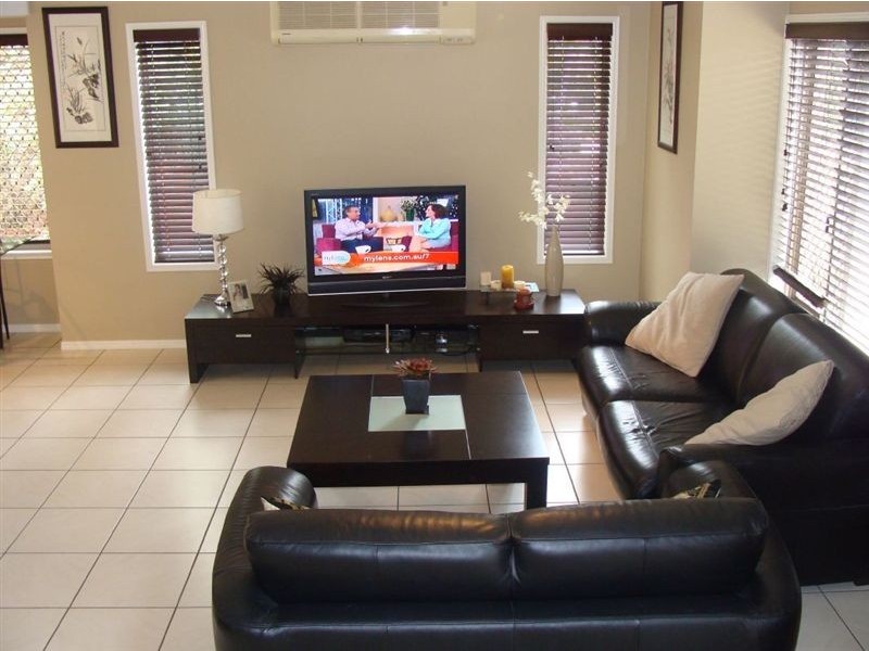 1/109 Pohlman St, Southport QLD 4215