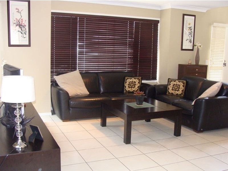 1/109 Pohlman St, Southport QLD 4215