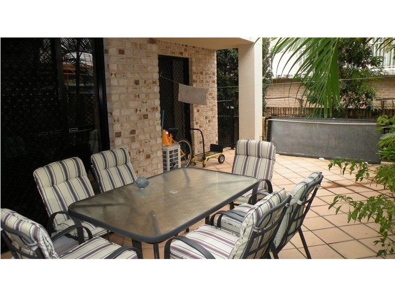 5/27 Chester Terrace, Southport QLD 4215