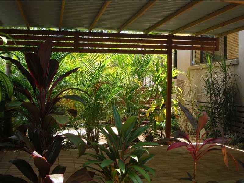 1/87 Whiting Street, Labrador QLD 4215