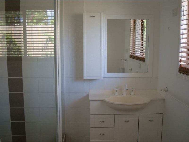 1/87 Whiting Street, Labrador QLD 4215