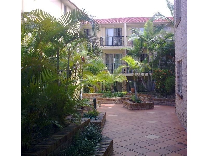14/14 Spendelove Av, Southport QLD 4215