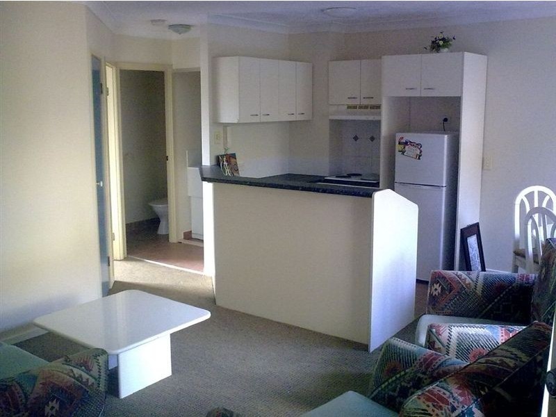 14/14 Spendelove Av, Southport QLD 4215