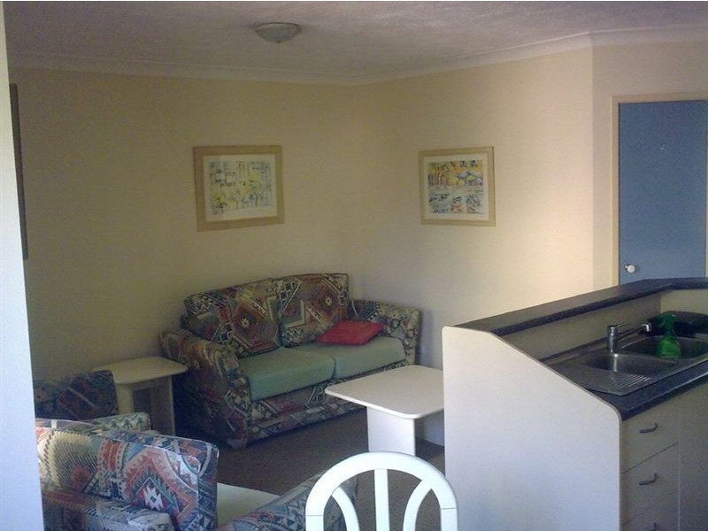 14/14 Spendelove Av, Southport QLD 4215