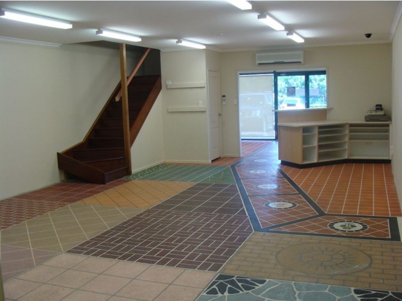 2/152 Siganto Drive, Helensvale QLD 4212