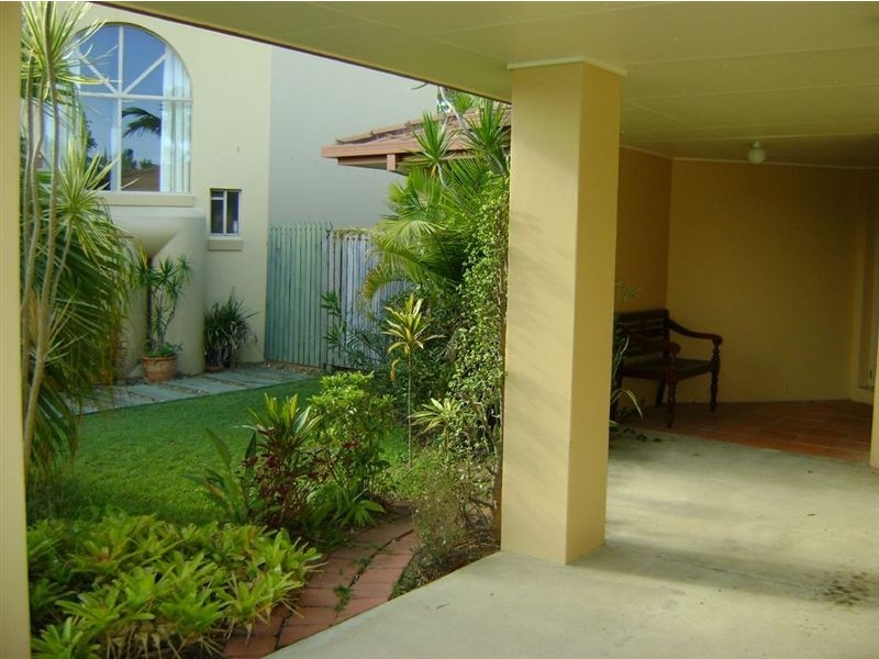 40/88 Cotlew Street East, Southport QLD 4215