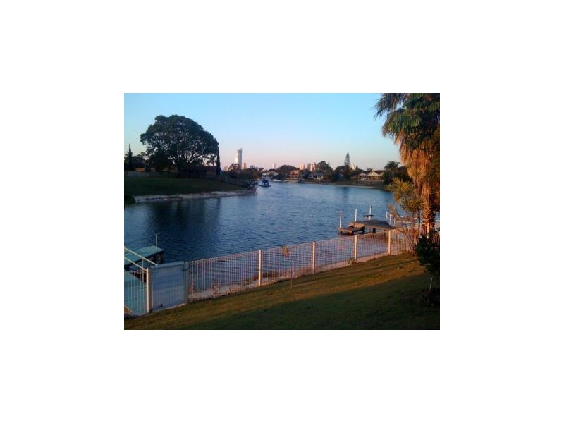 18 Cocos Crescent, Broadbeach Waters QLD 4218