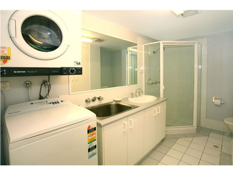 2/30 Marine Pde, Southport QLD 4215