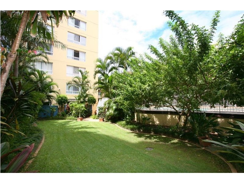 2/30 Marine Pde, Southport QLD 4215