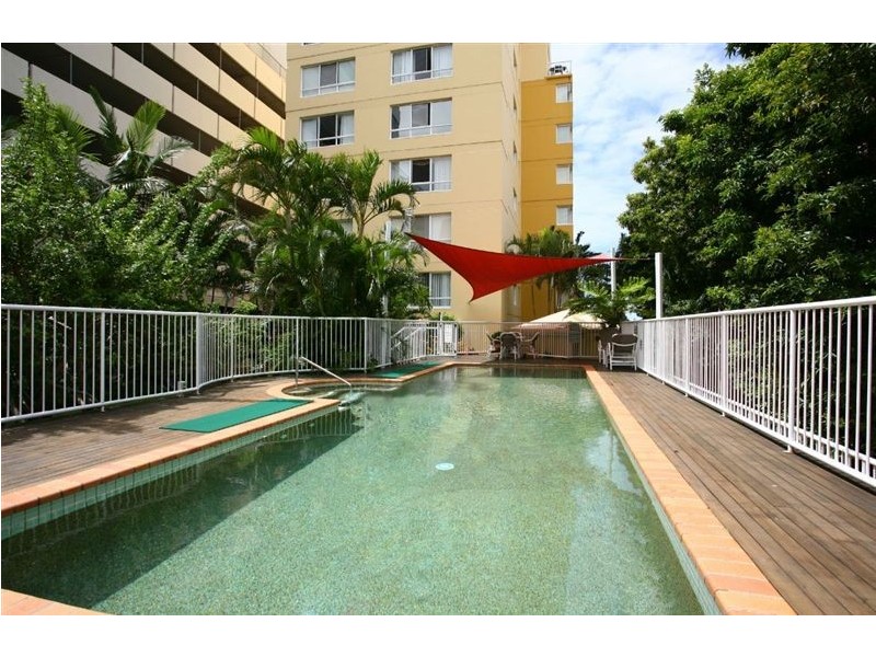 2/30 Marine Pde, Southport QLD 4215