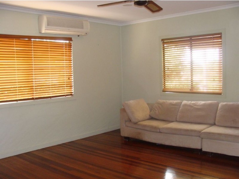 19 Second Avenue,, Southport QLD 4215