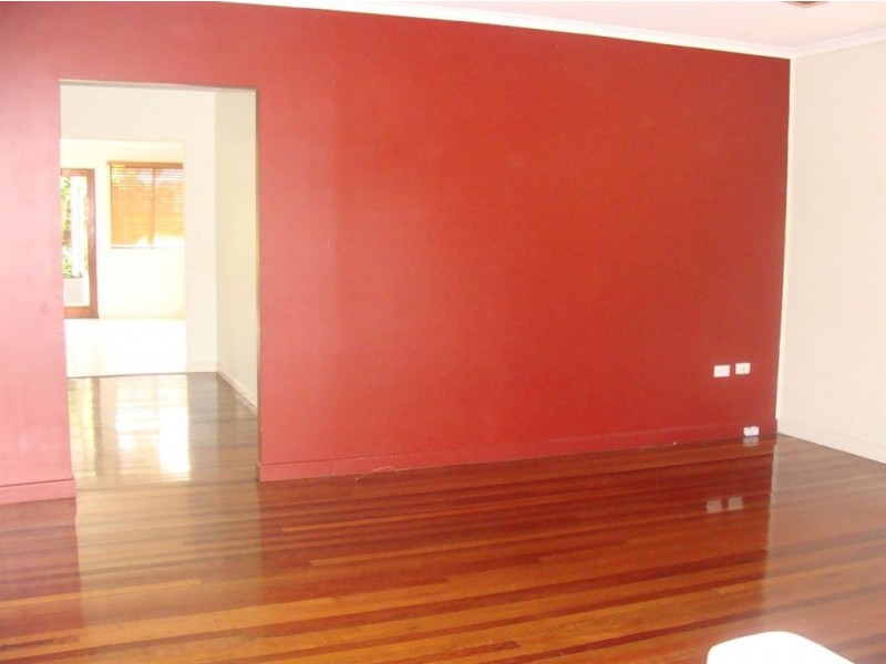 19 Second Avenue,, Southport QLD 4215