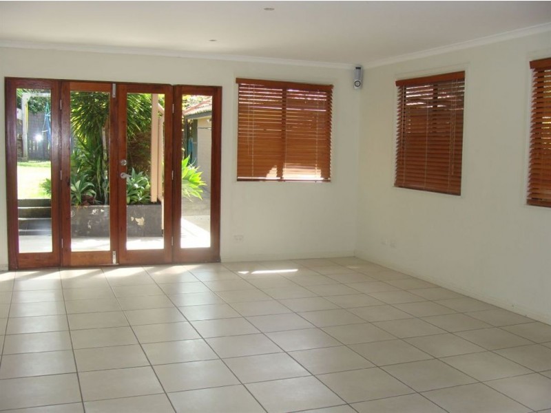 19 Second Avenue,, Southport QLD 4215