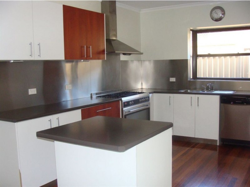 19 Second Avenue,, Southport QLD 4215