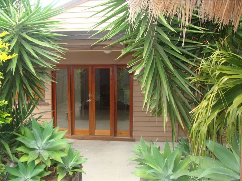 19 Second Avenue,, Southport QLD 4215