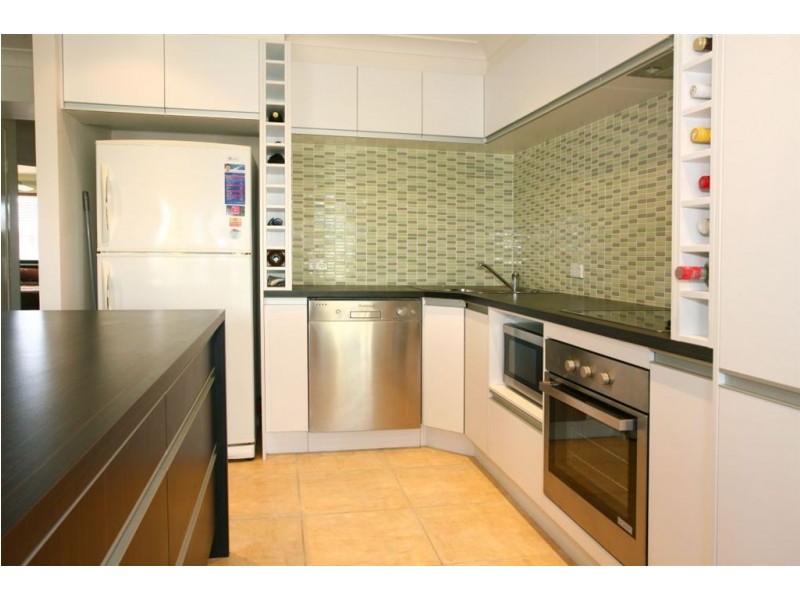 14/68 Stanhill Drive, Chevron Island QLD 4217