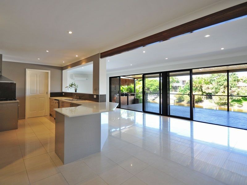 118 Rio Vista Blvd, Broadbeach Waters QLD 4218