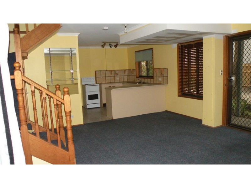 4/57 Benowa Road, Southport QLD 4215