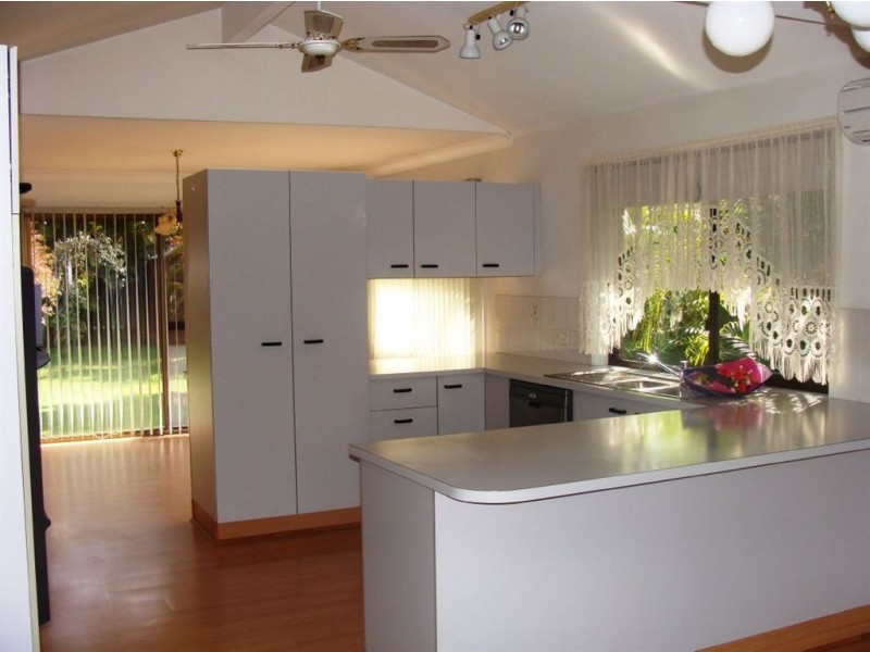 4 Barradine Cr, Helensvale QLD 4212