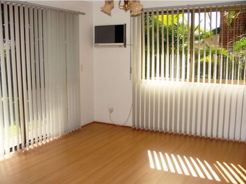 4 Barradine Cr, Helensvale QLD 4212