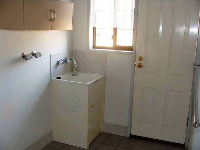 4 Barradine Cr, Helensvale QLD 4212