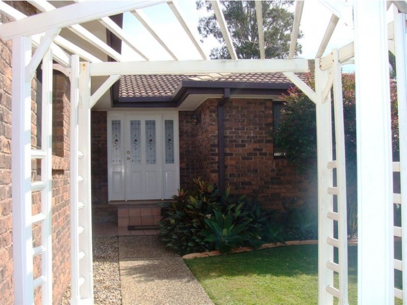 4 Barradine Cr, Helensvale QLD 4212