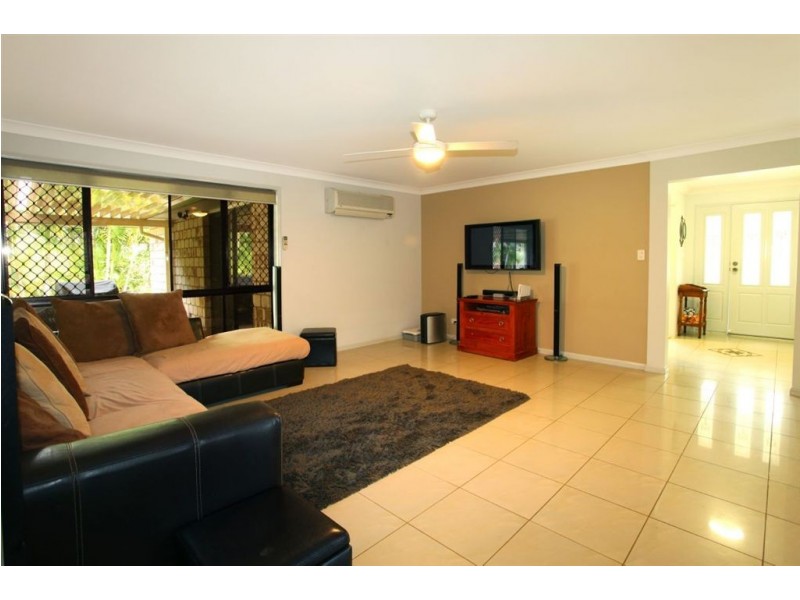 8 The Oval Dr, Mount Nathan QLD 4211