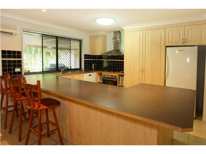 8 The Oval Dr, Mount Nathan QLD 4211