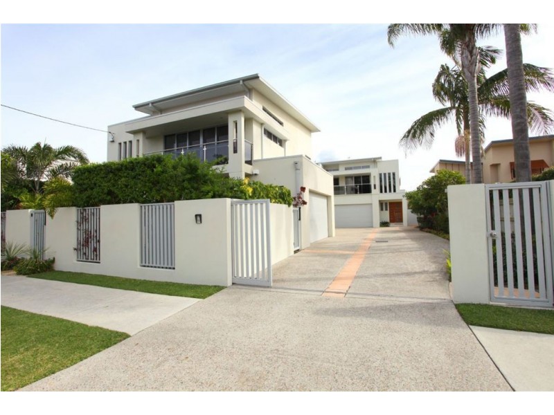 2/160 Muir St, Labrador QLD 4215