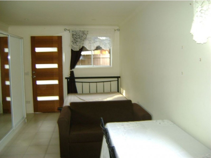 19a Second Avenue, Labrador QLD 4215