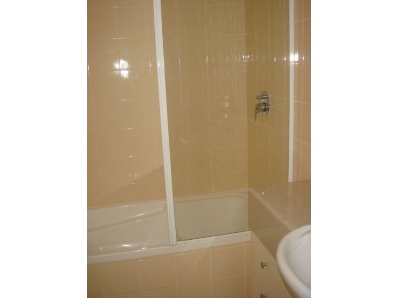 12/20 Brown St, Labrador QLD 4215