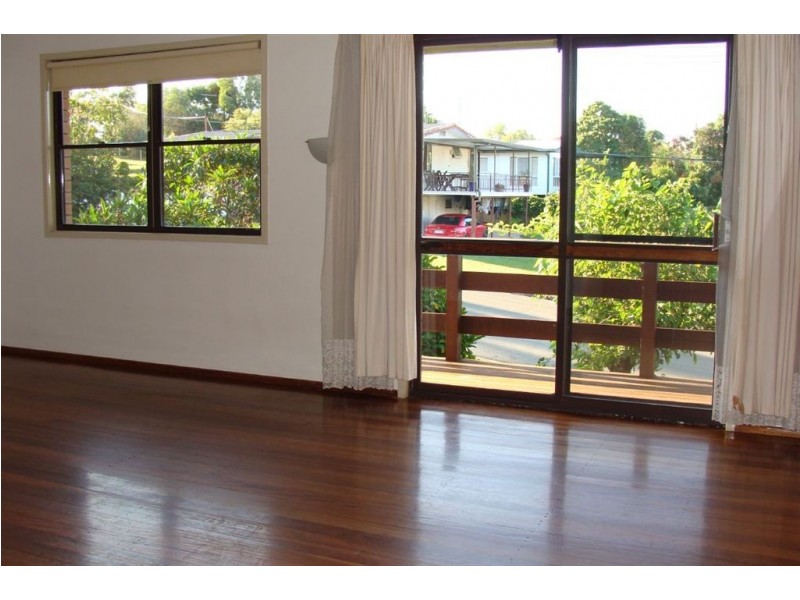 4 Blake St, Southport QLD 4215