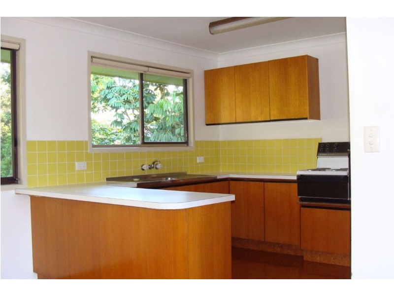 4 Blake St, Southport QLD 4215