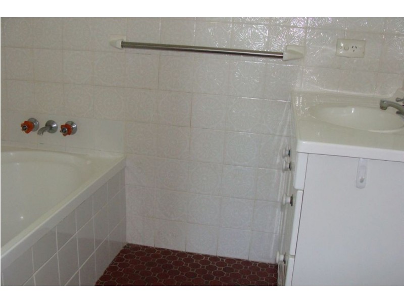 4 Blake St, Southport QLD 4215